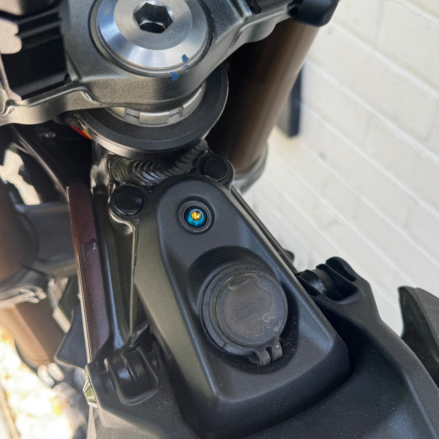 Ulrabee ignition cover bolt