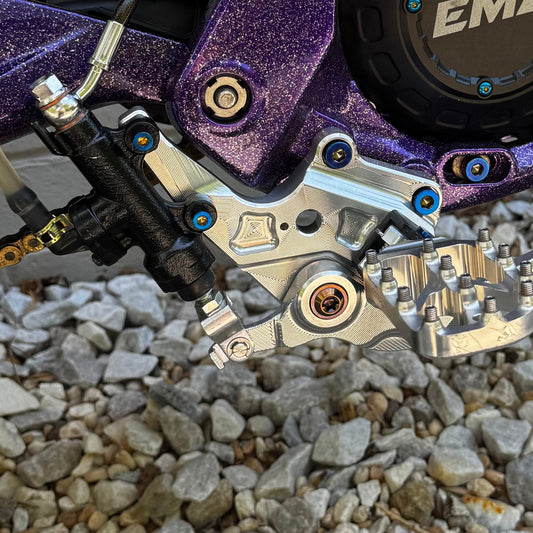Titanium footbrake mastercylender mount bolts