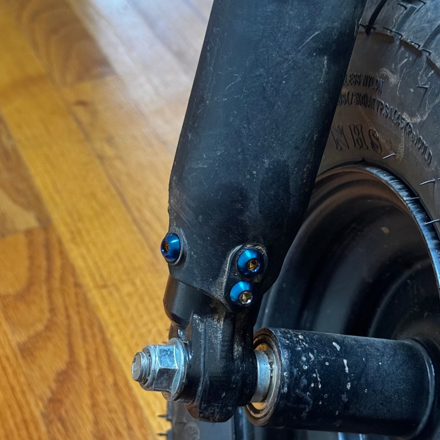 Titanium rizzler fork guard bolts