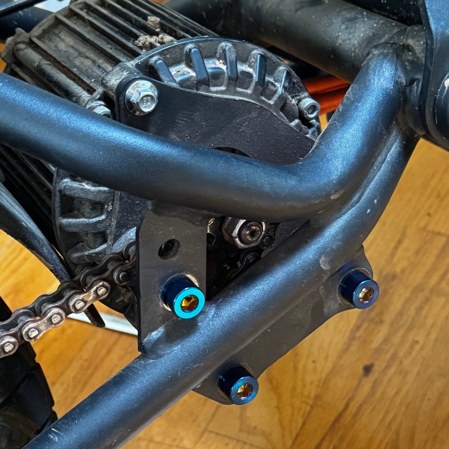 Titanium Rizzler motor mount bolts