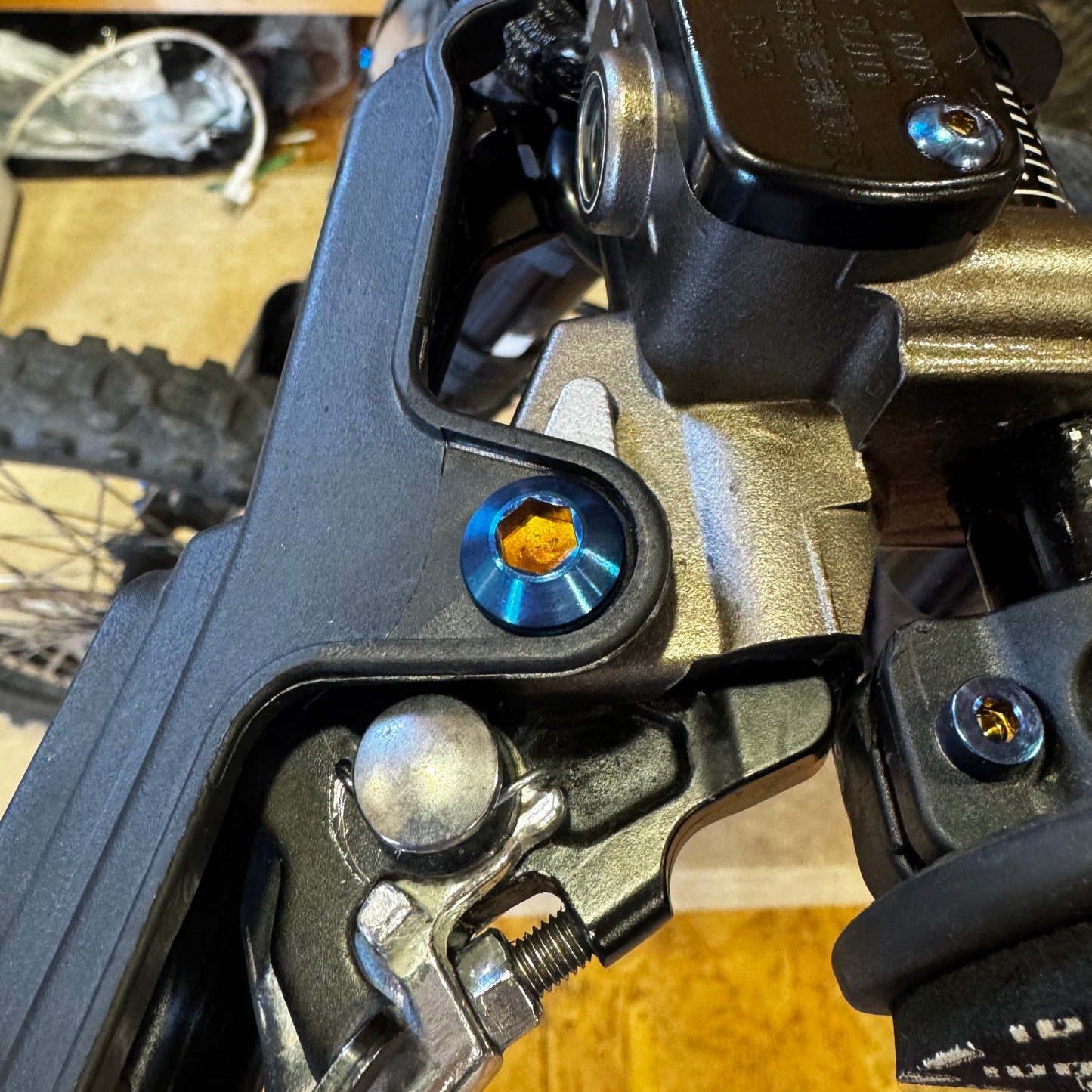 Titanium ultrabee brake lever pivot bolt